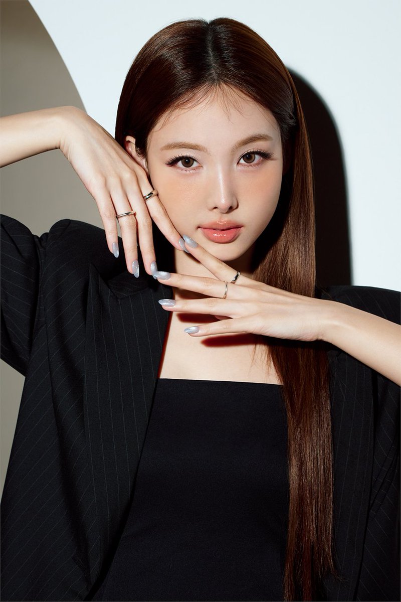 VOCE速報 ／ 11/10発売！ #TWICE ナヨンさんががミューズを務める韓国