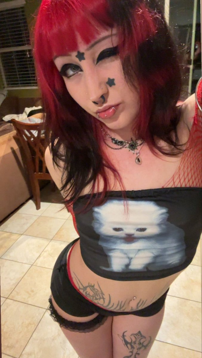 either tell me I’m pretty or scroll