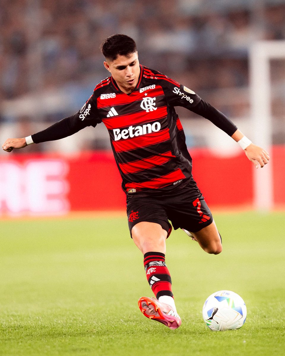 Flamengo's tweet photo. Com 𝐫𝐚𝐜̧𝐚 e 𝐩𝐚𝐢𝐱𝐚̃𝐨. Até o fim!

#RACxFLA https://t.co/XptrpFV3rp