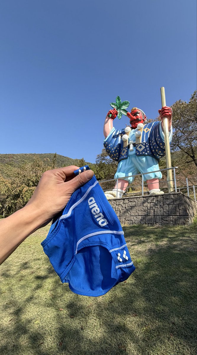 81ul8hJrYw54497's tweet photo. おはよう☀️
出張途中で寄り道🤣
天狗さん👺と📷✨ https://t.co/YPT2qJqEI8