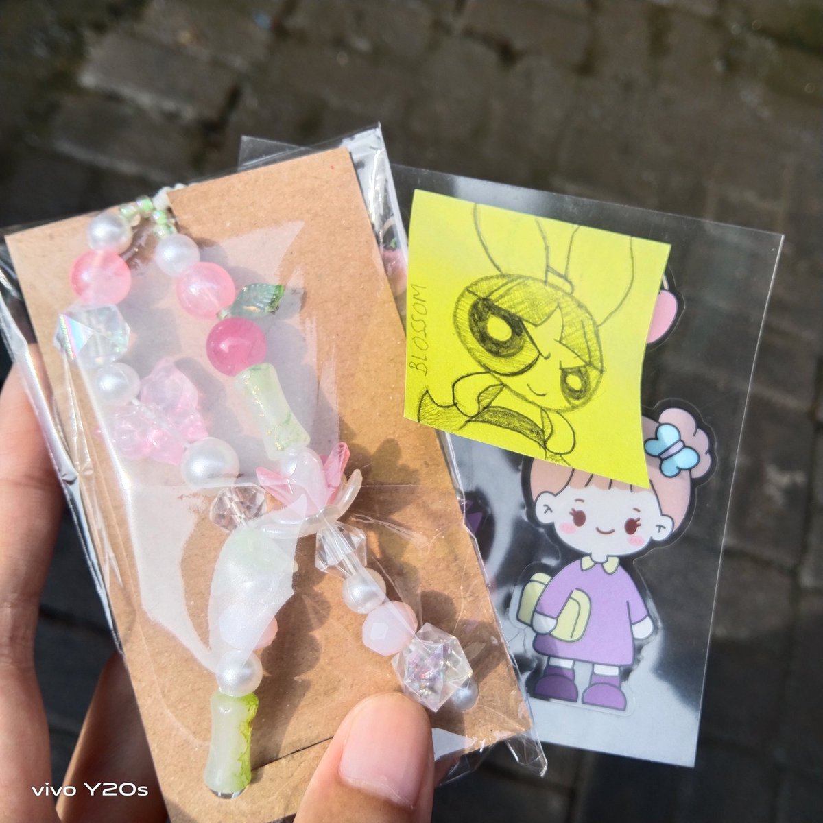 23mira_yuki's tweet photo. Thanks @.eephemeraa for trusting us with your order!
Your "Pink Cherry" themed phone strap will be carefully shipped to you soon 。*♡✧*。
#art #jewelry #beads #zonauang #artidn #strapphone #cherry #pink #phonestrap #accessories #miraartacc https://t.co/Saj7FmTHH7