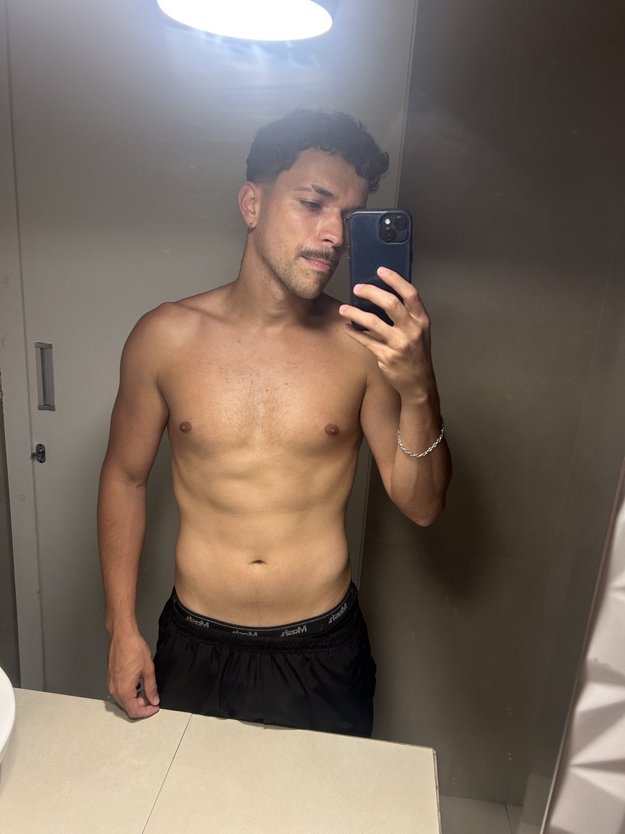 BRrafael_'s tweet photo. Dando aquela conferido no pós almoço

#gay #boygay #biscoito https://t.co/uWRHyQVKxG