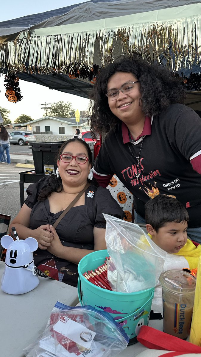 Had a great time <a href="/TheParkMS/">Parkland Pre-Engineering Middle School</a> trunk or treat! <a href="/pmslibraryeptx/">Parkland Middle Library</a> <a href="/phsmats/">Parkland Matadors</a> <a href="/JSalgado_PHS/">Javier Salgado</a> <a href="/DesertaireESLib/">Desertaire Library</a> @northstar
