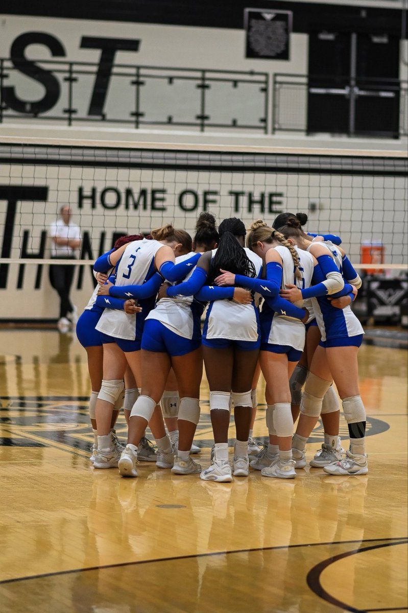 CCS_VB's tweet image. Cougars fell to the Redskins tonight. It wasn&apos;t our best play, and we will use the experience to help us in the future. 

Nevertheless, it was a thrill of a ride this postseason. One the etched in CCS sports history forever. All glory to God. ✝️ 

#ForeverRestoreTheRoar