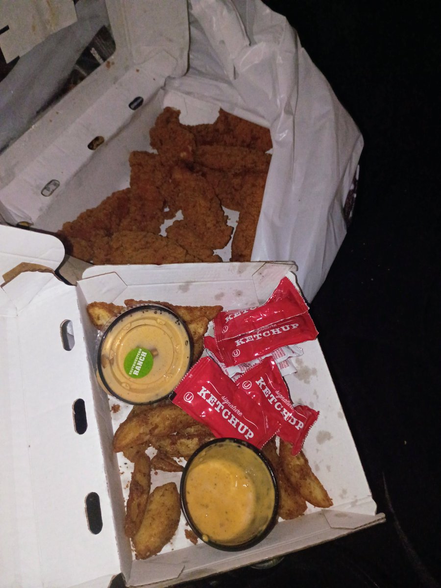 Thanks <a href="/Frugalszn/">Frugal Season</a> <a href="/PriceErrors/">Price Errors</a> for yet another dinner deal!  

15  Spicy 🐔 Tenders w/🍟 all for $10!! 

#BW3