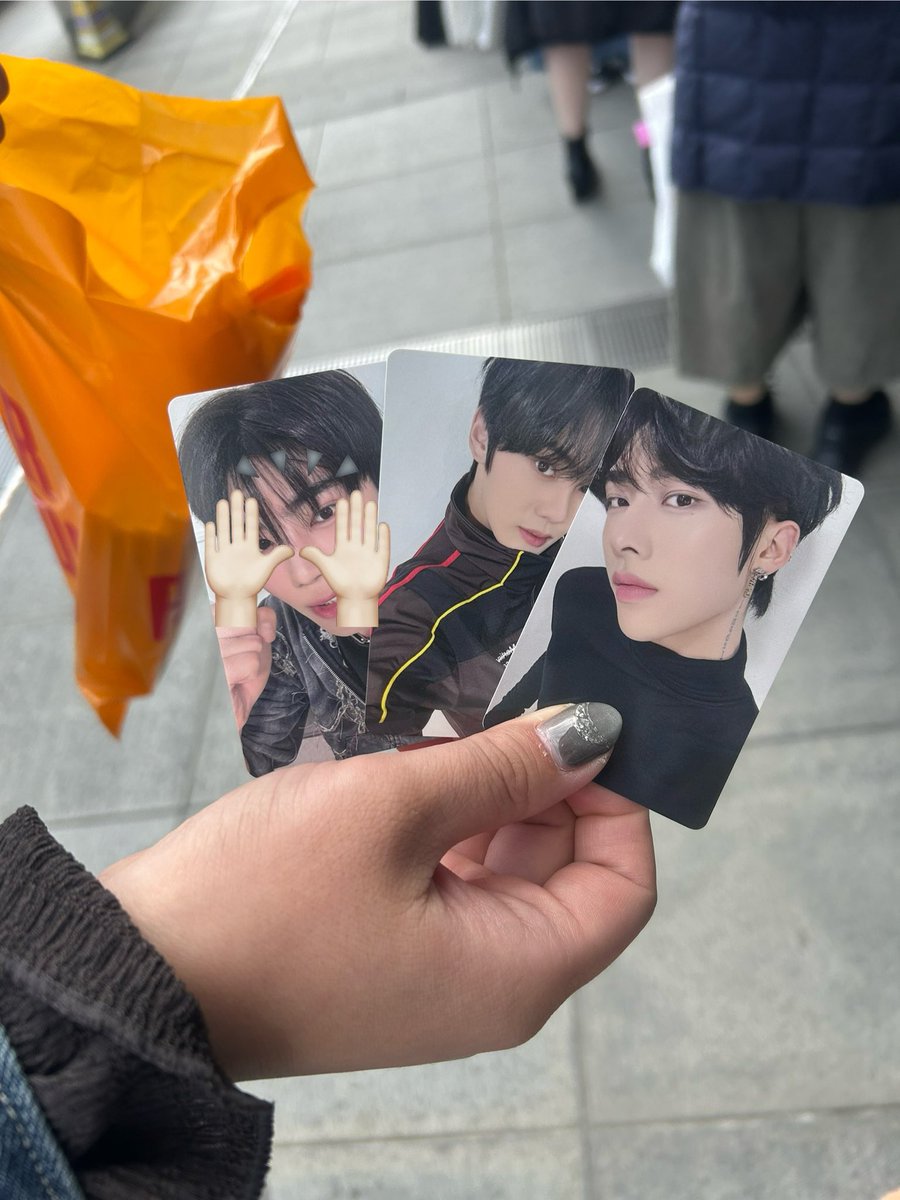 빵 tweet media