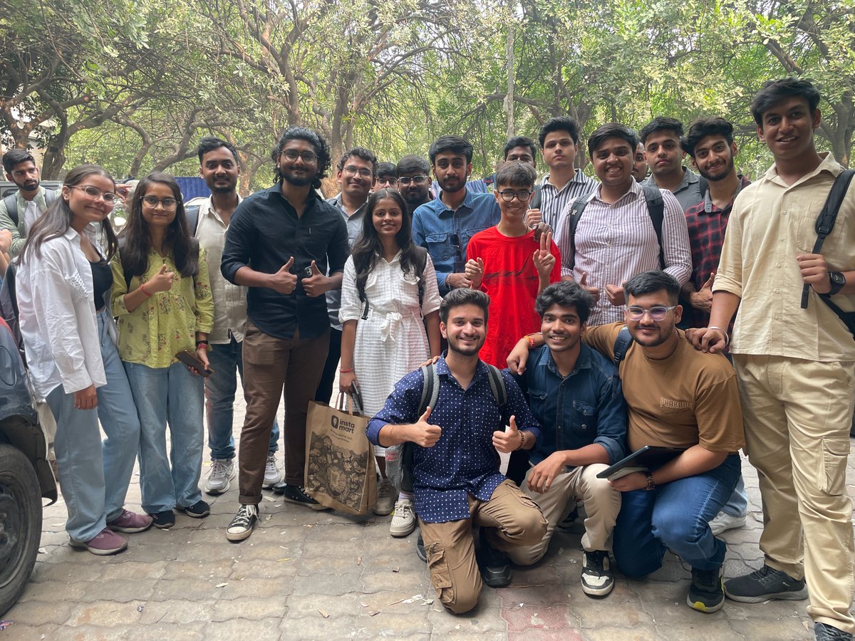 adityadhaw's tweet image. Joined the Builder’s Roundtable by @AyaCommunity
Spent the evening with founders & builders sharing ideas, exploring innovative startups, and discussing how AI × Web3 is reshaping everything.
Chai. Pizza. Big ideas. Great people. ☕🍕
#Web3 #AI #AyaCommunity #Builders #Innovation