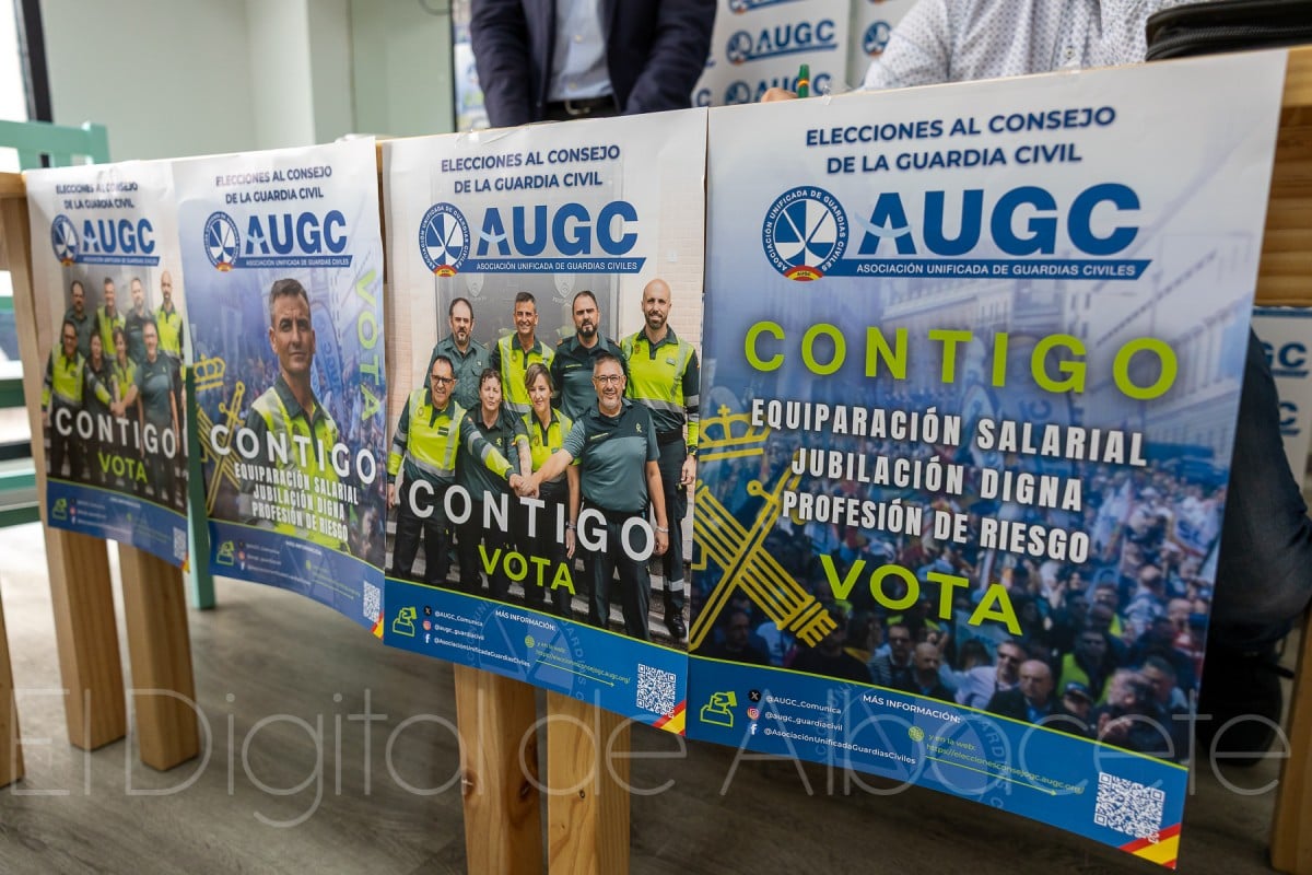 AUGC_JuanFdez's tweet photo. AUGC se impone en las elecciones al Consejo de la Guardia Civil, que ha contado con una participación del 37%.  https://t.co/6nZSjNk7l8 https://t.co/7F8edg1yBP