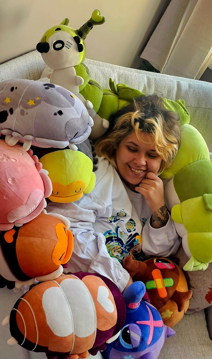 I asked Mango to pose for some photos with the Cuddle Bugs and mid shoot she fell asleep under all of them! I gave her a few minutes before I asked for my turn lmao