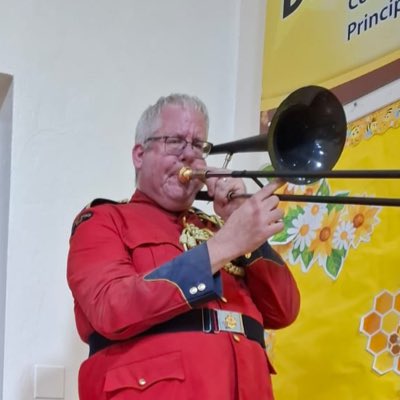 bermudatrombone's tweet photo. #NewProfilePic https://t.co/a4de9jZvYH