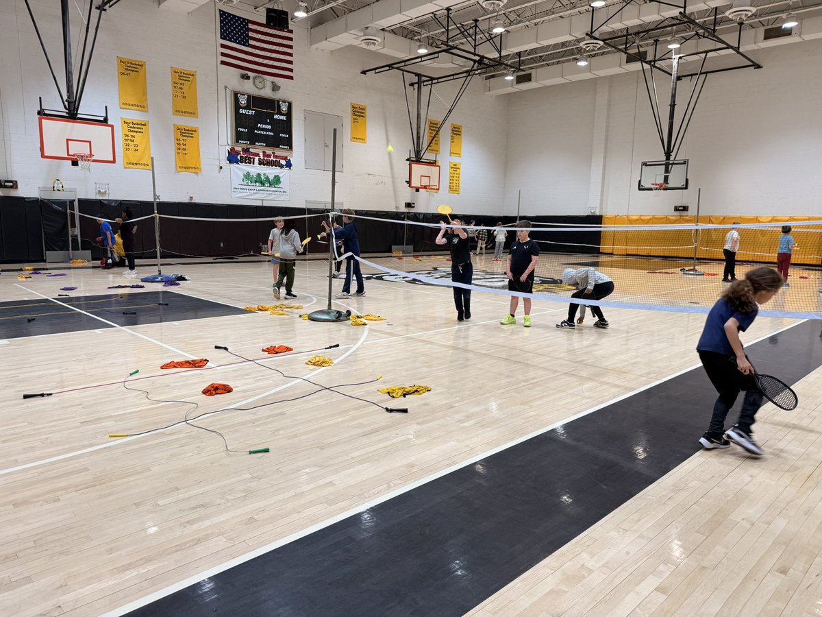 PECoachStacy's tweet photo. A little serving practice with a tic-tac-toe challenge! Badminton. Ping pong. Who can get three in a row first? https://t.co/SGO2hBQwdI