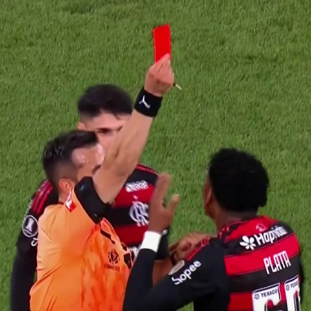 futtmais's tweet photo. Na boa gente, essa expulsão não existe em lugar nenhum do mundo.

Se for assim, tem que ter expulsão em todos os jogos. Ainda mais na Libertadores, que é sempre jogo mais pegado. https://t.co/NIyqRf4LeQ