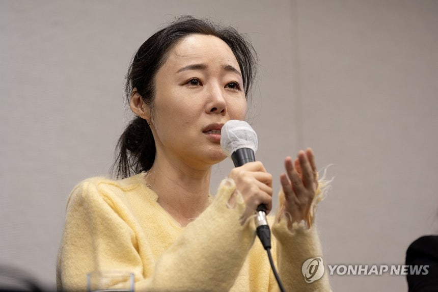 pannchoa's tweet photo. [Breaking] Min Heejin found guilty of working with the media for forming negative opinions about HYBE + the court rules in favor of Ador for dismissing Min Heejin with cause
https://t.co/n6XDNYh9qu https://t.co/N8RLe4dijM