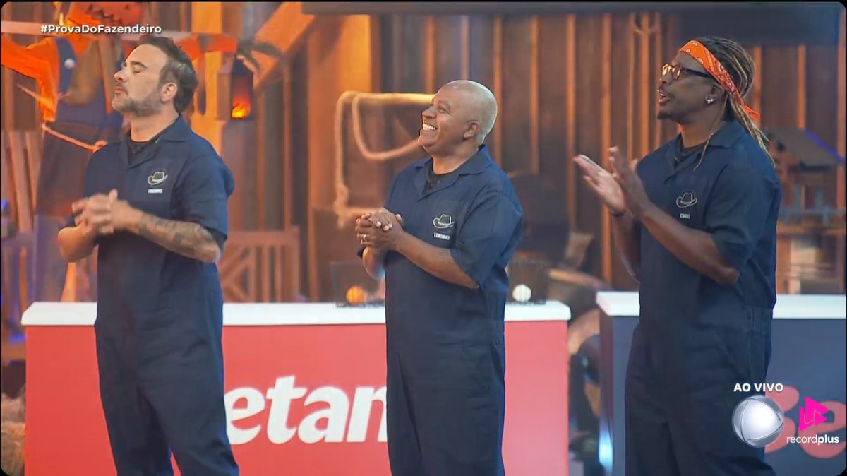 centralreality's tweet image. Vamos aproveitar as raras cenas em que Fabiano, Toninho e Creo estão em pé! Mais raro ainda os 3 juntos #ProvaDoFazendeiro