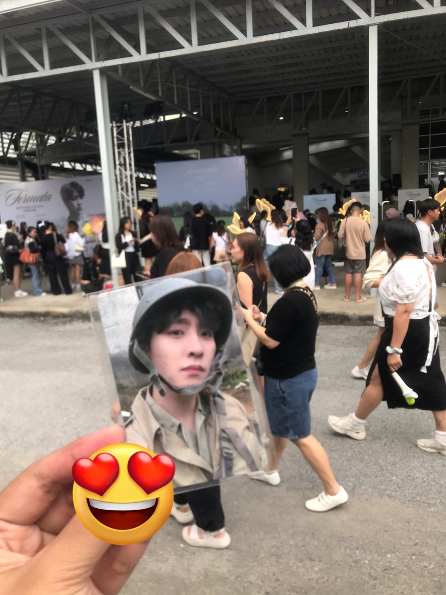Youngjae_Charts's tweet photo. Happy to see you 🫶🏻 @ChoiArs_YJ 

#Fermata_inBKK_D2
#YoungjaeAsiaTourinBKK
#Fermata_inBKK
#Youngjae #영재 https://t.co/UROf0VXP6P