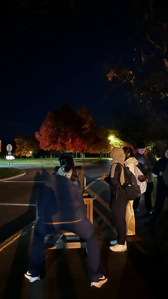 Utica_Physics's tweet photo. Society of Physics Students had their first star party tonight! We observed the Moon and Saturn. https://t.co/ZtHvCMTLxP
