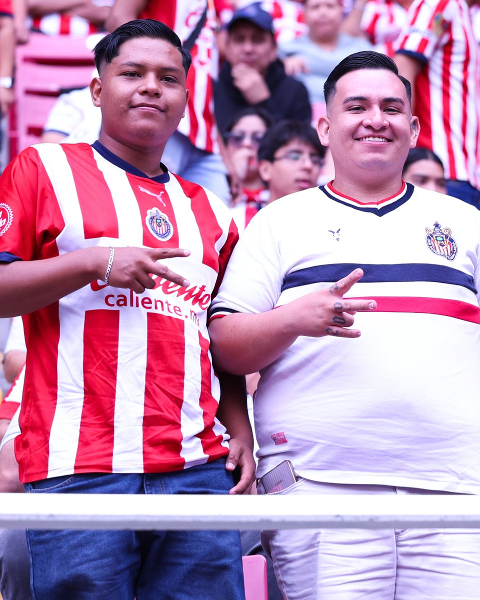 ChivasFemenil's tweet photo. 🚨 TENGO PASES DOBLES PARA EL PARTIDO DE ESTE VIERNES 🚨 

Para participar: 
1️⃣ Da ❤️ y Repost 
2️⃣ Cuéntame tu momento favorito de la temporada regular 
3️⃣ Utiliza el HT #MuchoChivas 

Elegiré a los ganadores al azar. ¡Éxito! 🐐 https://t.co/pSGzTWmVWi