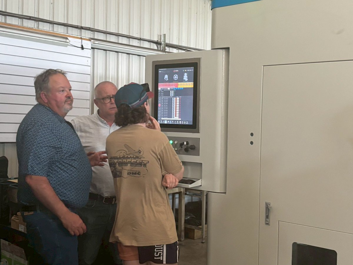 guandamachinery's tweet image. 🇦🇺 Australian Partner Visit 🤝
We were honored to welcome our valued partners from Australia for a technical exchange and product performance review.

#GuandaInternationalMachinery  #SteelFabrication #AutomationSolutions #steelstructure #TEKLA #beamfabrication #Hsteel