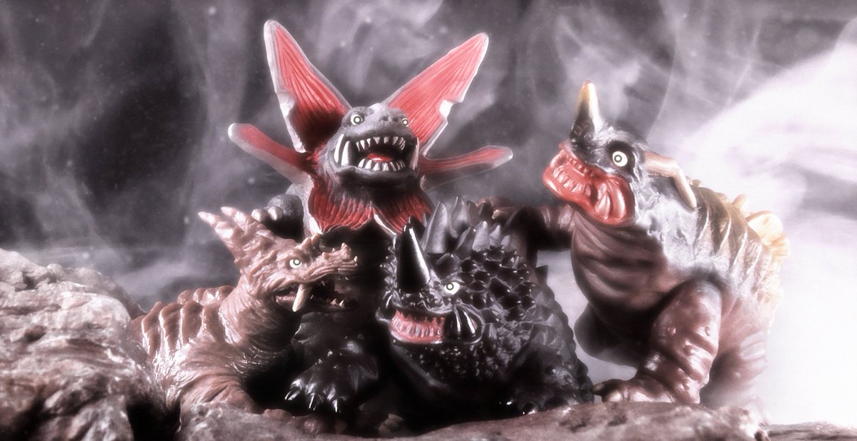 MoonShark4's tweet photo. "Frenzy of Familiars"
Pagos vs Neronga vs Magular vs Gabora
#Ultraman #Pagos #Neronga #Magular #Gabora #ウルトラマン #パゴス #ネロンガ #マグラー #ガボラ https://t.co/m31PBmJ5YD