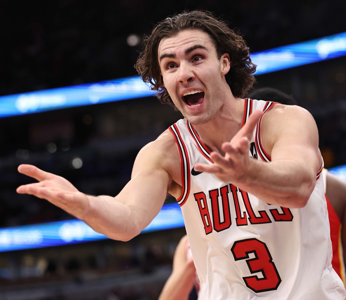 BULLS START THE SEASON 4-0 🔥

Giddey: 20 PTS, 12 AST, 8 REB
Buzelis: 27 PTS, 11-18 FG, 4 3PM
Vucevic: 13 PTS, 14 REB, 7 AST

NO. 1 IN THE EAST 👏