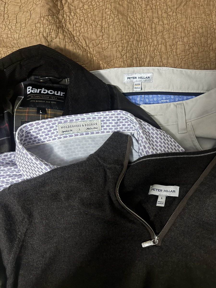 showtimewiggins's tweet image. Triple collar time of year