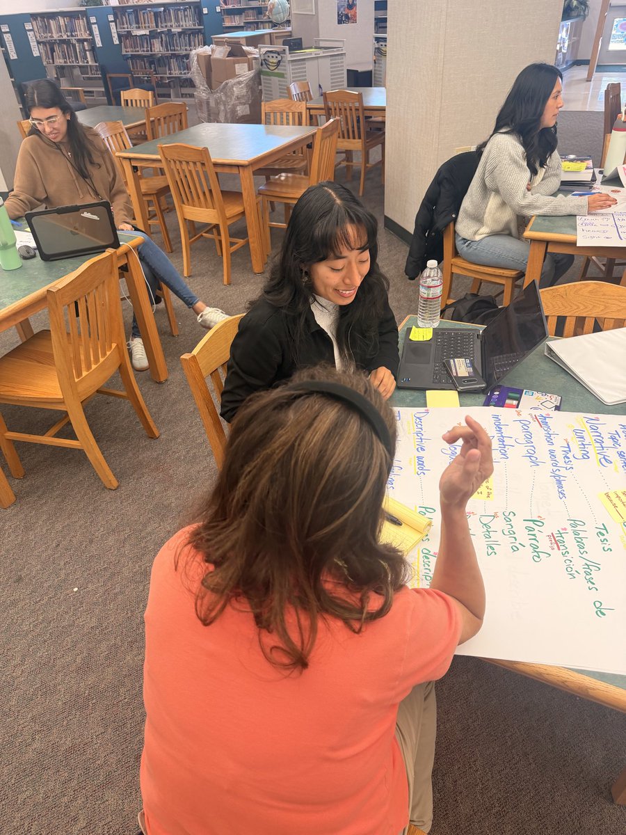 JoseMedinaJr89's tweet image. Guided lesson planning for biliteracy! Thanks to Santa Rosa City schools for the invite! #C6BiliteracyFramework #duallanguage #California
