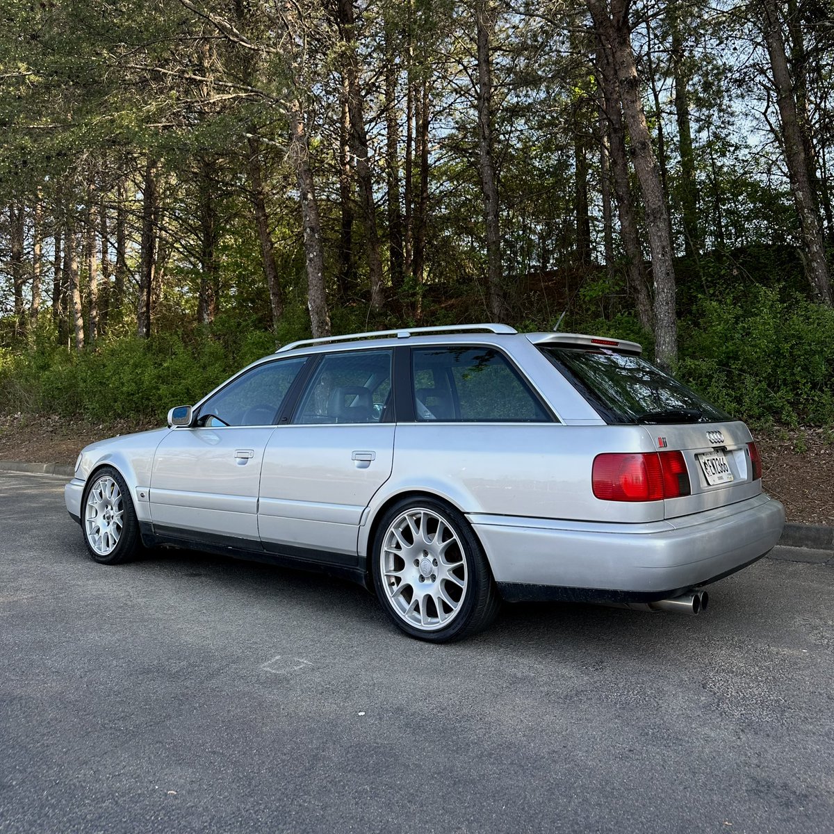 StreamAutocarss's tweet photo. Got some BBS so let’s get this unicorn sold. $1,500. 1/400 made 1995 Audi S6 Avant, manual 5 cylinder turbo. Runs and drives great. Atlanta area. Reach out with questions! https://t.co/xdjUOa6MsD