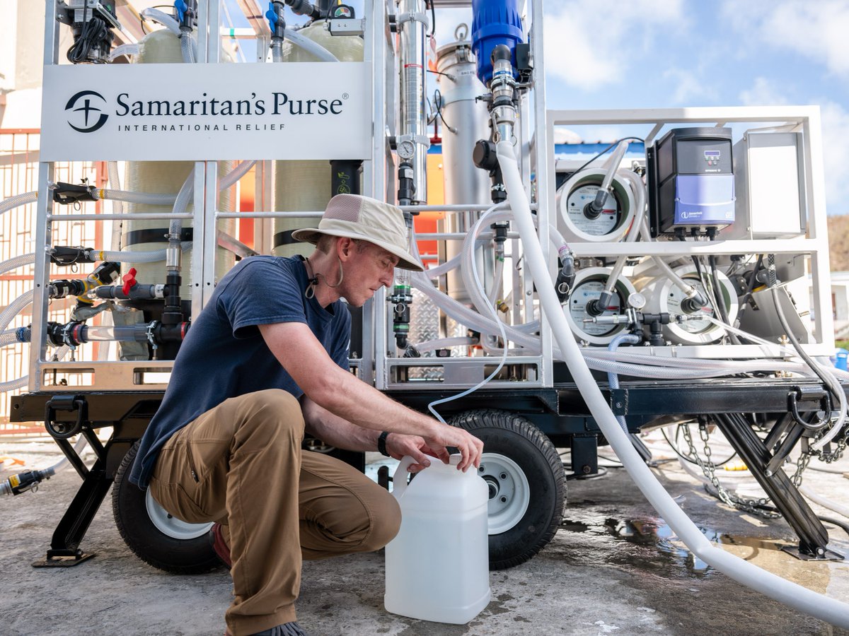 SamaritansPurse's tweet image. Feel called to serve on the frontlines of disaster relief?

When crisis hits, our Disaster Assistance Response Team (DART) deploys to help those who are suffering most—bringing physical relief and the hope of the Gospel in Jesus’ Name.

We’re actively recruiting for multiple open…