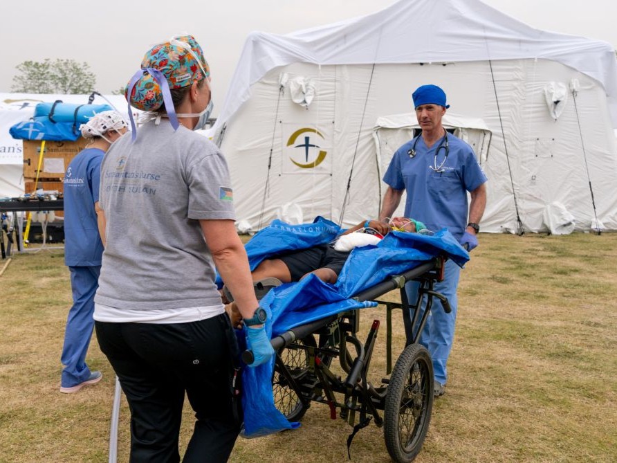 SamaritansPurse's tweet image. Feel called to serve on the frontlines of disaster relief?

When crisis hits, our Disaster Assistance Response Team (DART) deploys to help those who are suffering most—bringing physical relief and the hope of the Gospel in Jesus’ Name.

We’re actively recruiting for multiple open…