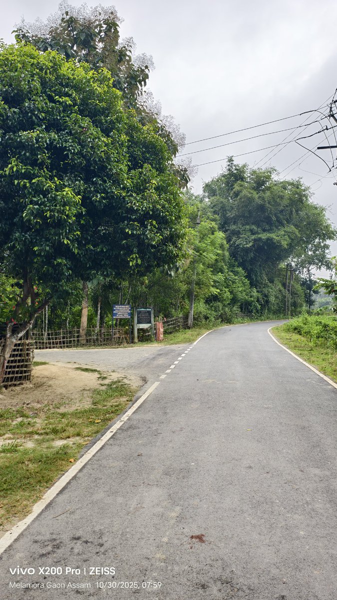 bitupon88900972's tweet photo. Good Morning 
#destinationkhumtai #cleankhumtai #cleanmelamora #SwachhaaHiSeva #plogging #avoidplastic #SwachhBharat @Mrinal_MLA @himantabiswa @CMOfficeAssam @narendramodi @PMOIndia @NANDANPRATIM @Pijush_hazarika @PmargheritaBJP @KamakhyaTasa @manabdeka @borgohainSBG https://t.co/yanImbCvKm