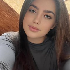 Huma_1236's tweet photo. Girlfriend or wife? https://t.co/9yg4MdB4KO