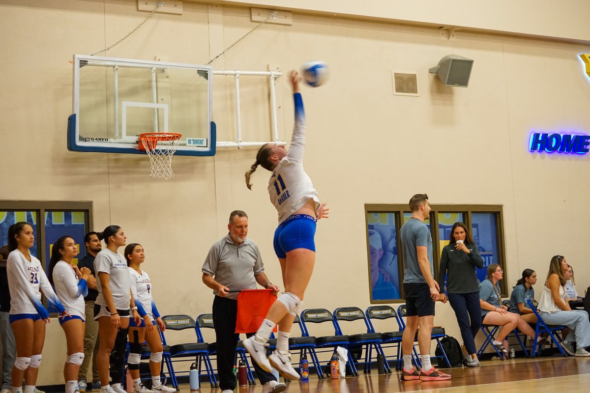 Embry-Riddle delivered a commanding performance Wednesday evening, sweeping Benedictine Mesa in straight sets (25-18, 25-18, 25-22) at home in the Eagle Gym.  

Senior Emma Barber led the offensive charge with a match-high 14 kills on .400 hitting.

#goERAU