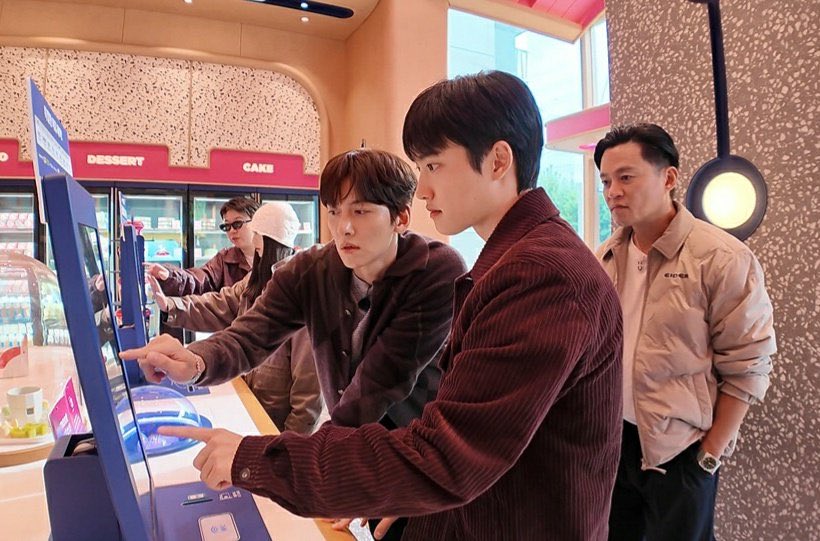 DOH KYUNGSOO and Ji Changwook on SBS’s variety show ‘My Grumpy Secretary’. Airing on October 31 at 11PM KST.

#도경수 #DOHKYUNGSOO