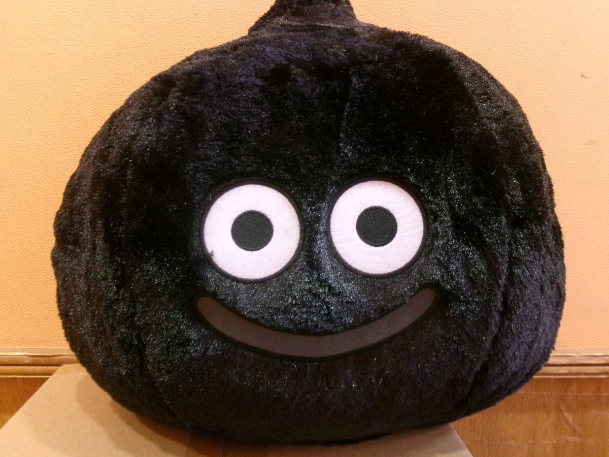 【景品入荷情報📢】
靴下にゃんこマスコット
DQAM大きなもふもふぬいぐるみ　スライムダーク
本日より入荷です☺️
今日はハロウィンですね🎃
みなさまよい一日をお過ごし下さい🫶