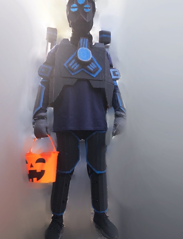 Oranglly's tweet image. Tuffest TBB Costume of All!
1. Insecure, The Final Showoff! (Op*h🎭)
2. Cesus, A God Without Time! (🫖)
3. Lil Xtreme! (👾🤖👺👹)
4. Uh, Doomsday, I just found this months ago! (THE END THE END THE END)
#thebattlebricks