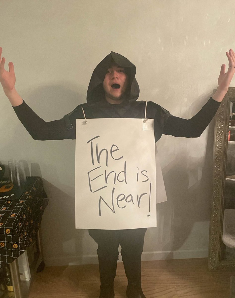 Oranglly's tweet image. Tuffest TBB Costume of All!
1. Insecure, The Final Showoff! (Op*h🎭)
2. Cesus, A God Without Time! (🫖)
3. Lil Xtreme! (👾🤖👺👹)
4. Uh, Doomsday, I just found this months ago! (THE END THE END THE END)
#thebattlebricks