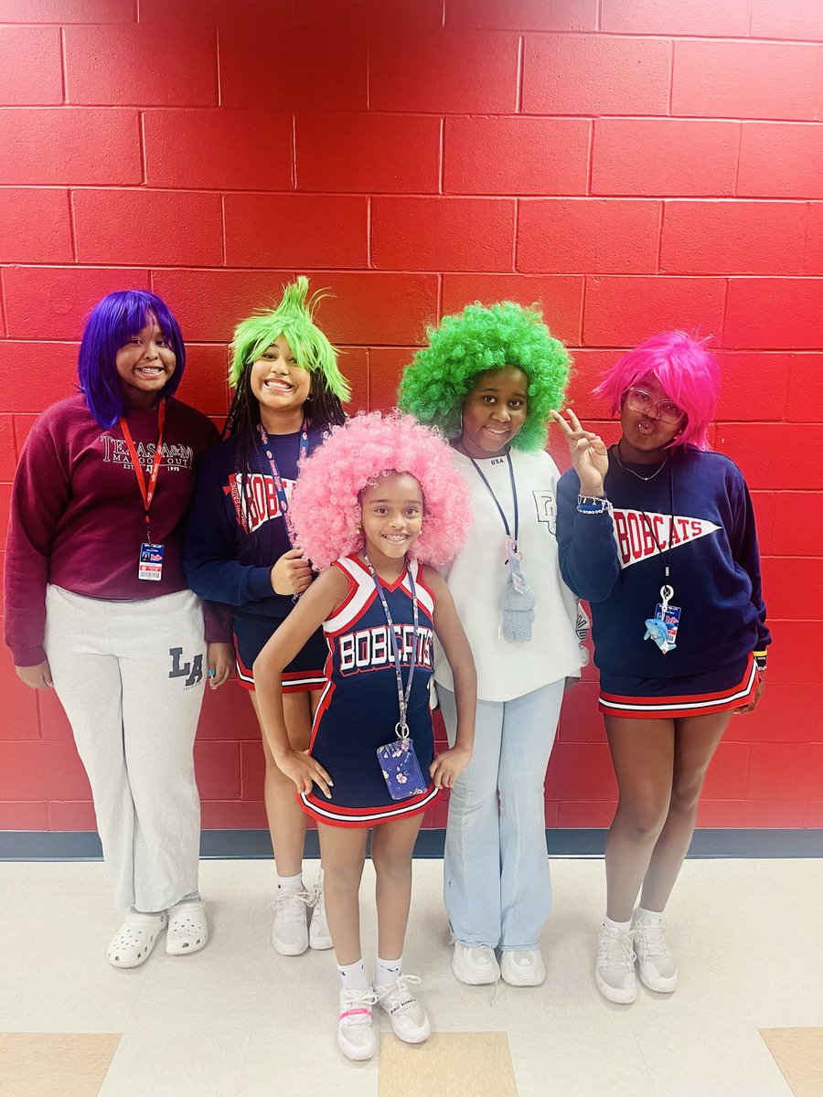 BerryMiller_JH's tweet photo. #CrazyHair & #CrazySocks Day had us doing double takes all day.👀 A lot of fun for students & staff alike. #RedRibbonWeek is showing how important it is to be drug free!
❤️💙🐾❌ #InALeagueOfOurOwn 😎 #BuildPearlandProud https://t.co/pOboYhiJVg