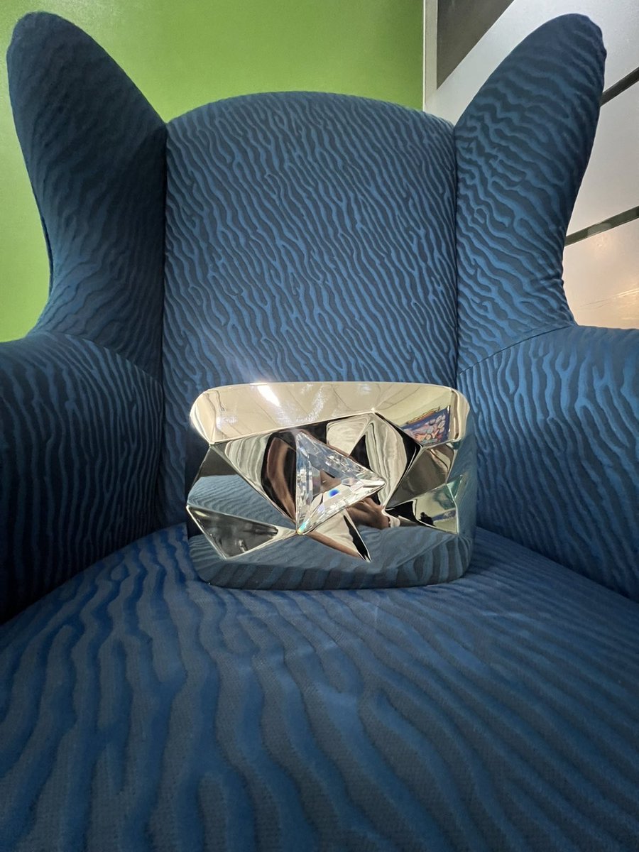 ABSCBNpr's tweet photo. Look who's in the famous #bluechair? It's @StarMusicPH's YouTube Diamond Play Button ๐ฅน๐ฅณ
Thank you so much for the support, mga Kapamilya! ๐ถ
SUBSCRIBE HERE: โถ๏ธhttps://t.co/YhVTJavt3A
#ABSCBNMusic #YouTubeDiamondPlayButton https://t.co/zSF6jTFiqB