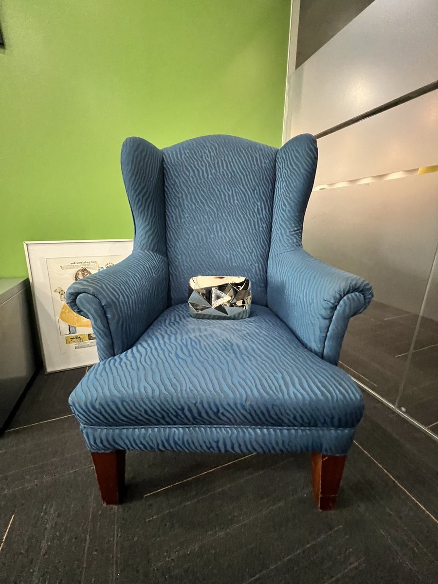 ABSCBNpr's tweet photo. Look who's in the famous #bluechair? It's @StarMusicPH's YouTube Diamond Play Button ๐ฅน๐ฅณ
Thank you so much for the support, mga Kapamilya! ๐ถ
SUBSCRIBE HERE: โถ๏ธhttps://t.co/YhVTJavt3A
#ABSCBNMusic #YouTubeDiamondPlayButton https://t.co/zSF6jTFiqB