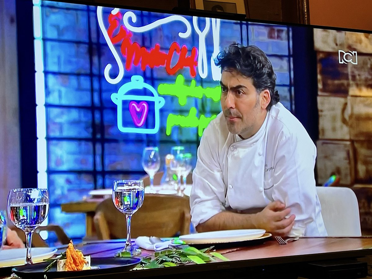MindyKhalil's tweet photo. Mi esposo jamás debió irse de  #MasterChefCelebrityColombia te extrañamos 💗🥰😘 vuelveeeeee https://t.co/6N9LviNUyj