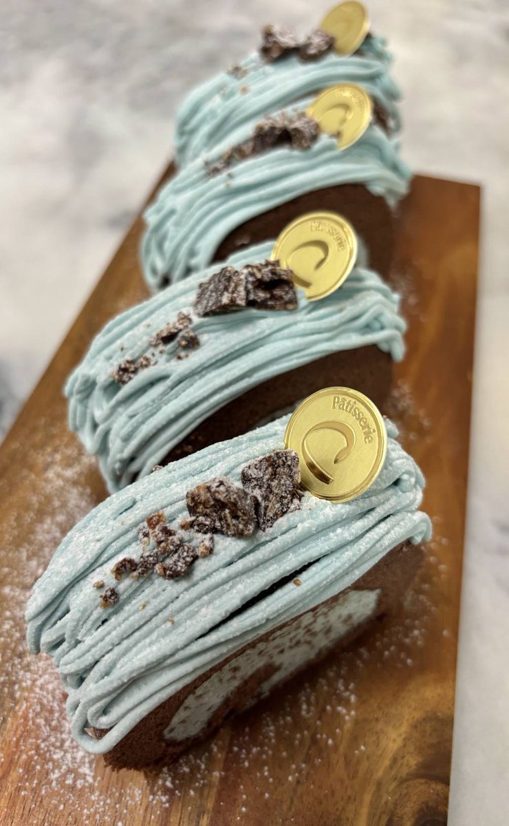 おはようございます☀ 💕『今週のシフォンケーキ』👉  ✨さつまいも【今日明日限定でハロウィンクリームサンド👻】、塩バニラ、米粉きび砂糖、チョコミント 🌿『チョコミントスイーツ』👉 ✨ロールケーキ 、生パイ、シフォン、スコーン、カップケーキ 詳細は👉https://t.co ..., image size:740x1200