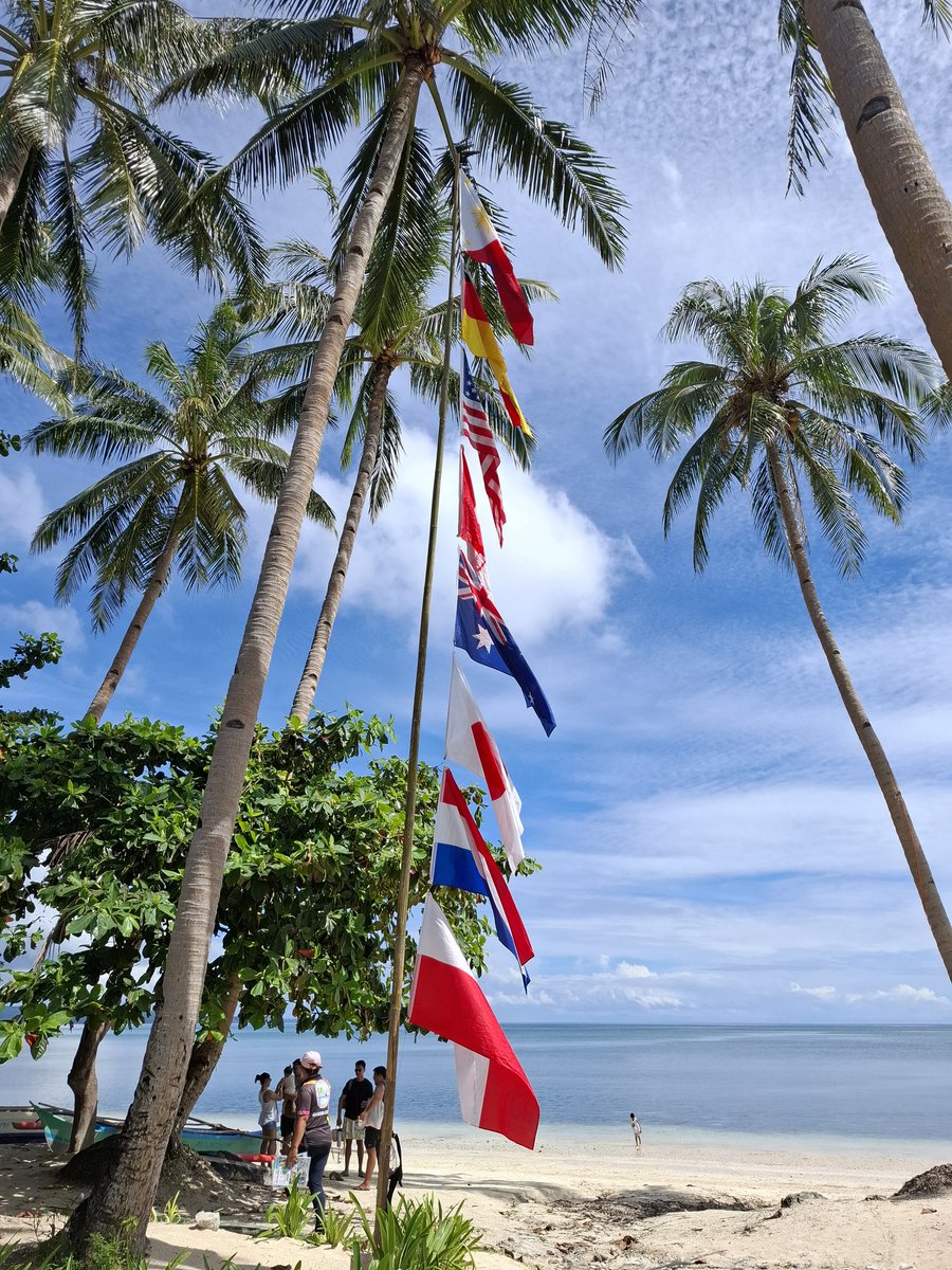 Beach On...
#alterboracay #alteriloilo #justchilin
