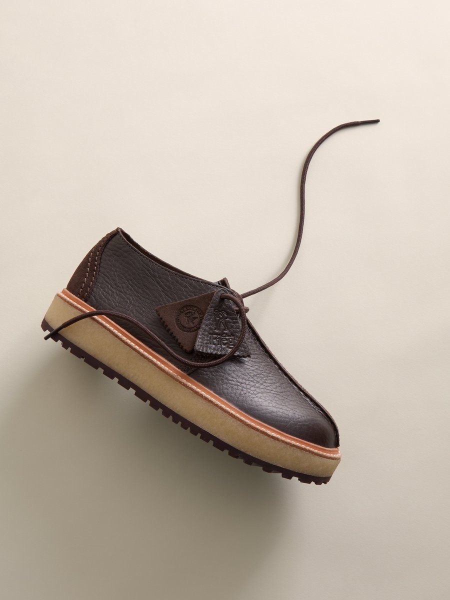 Clarks Originalsの名作Desert Trek™に着想を得て Ronnie Fiegとの