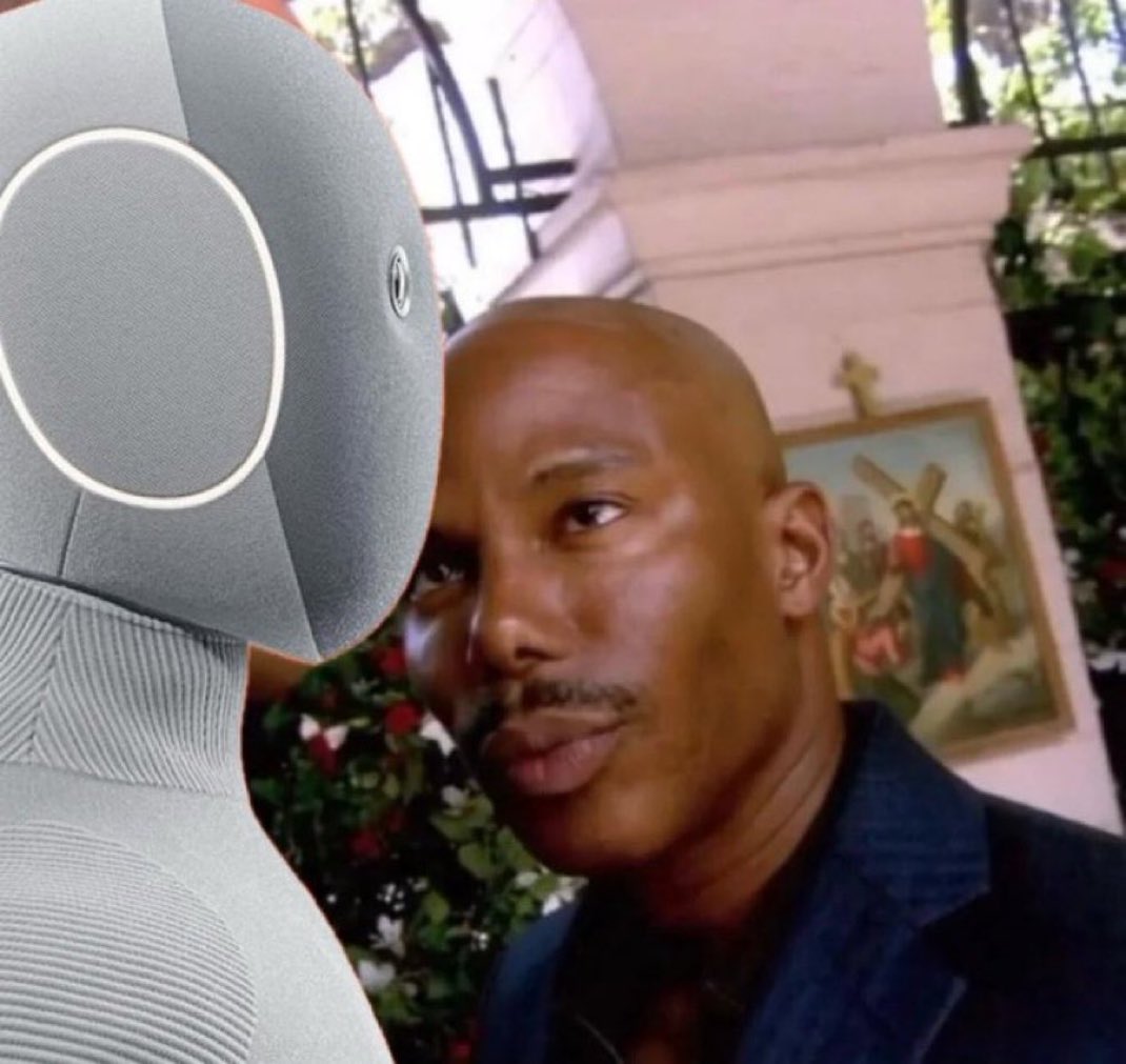 SoundDobad's tweet photo. When your “autonomous” humanoid robot is a little too helpful with your wife’s towel when she gets out of the shower https://t.co/fO9JoRwvnU