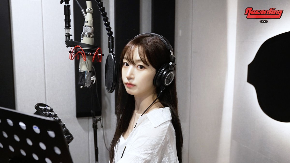 NMIXX_official's tweet image. [🎥] NMIXX(엔믹스) “SPINNIN' ON IT” Recording Behind | Recording MIXX

youtu.be/MRQMLSJHnGo

#NMIXX #엔믹스
#BlueValentine 
#NMIXX_BlueValentine
#SPINNIN_ON_IT
#NMIXX_SPINNIN_ON_IT