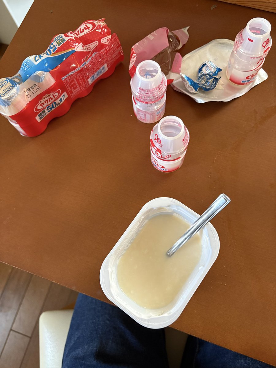 kitunesi_datle's tweet photo. 腸への過剰なまでの優しさで
逆に今とてもお腹が痛い
まるで思春期の不器用な恋愛表現のようだ https://t.co/8Nqy8MJVmN