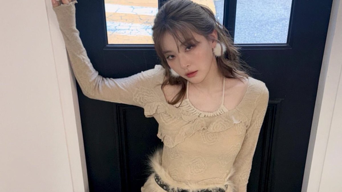 ㅤ

                     ﹫ berisoju｡   ✧    update! 
                      thursday     —    1O3O25

                     ❝ little red is gone missing?! i wonder who’s to blame… (clue: 🐺) self-styled costume for today’s halloween party. 
 
ㅤ