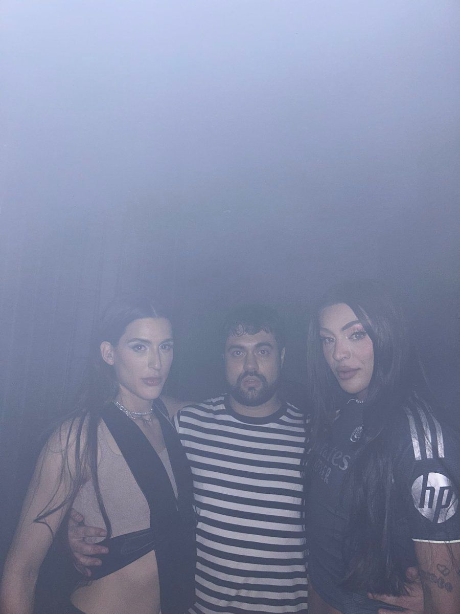 ngm obriga ngm a ir em festa eletrônica o problema é q os CUS q vcs tão atrás tão indo pra festa eletrônica