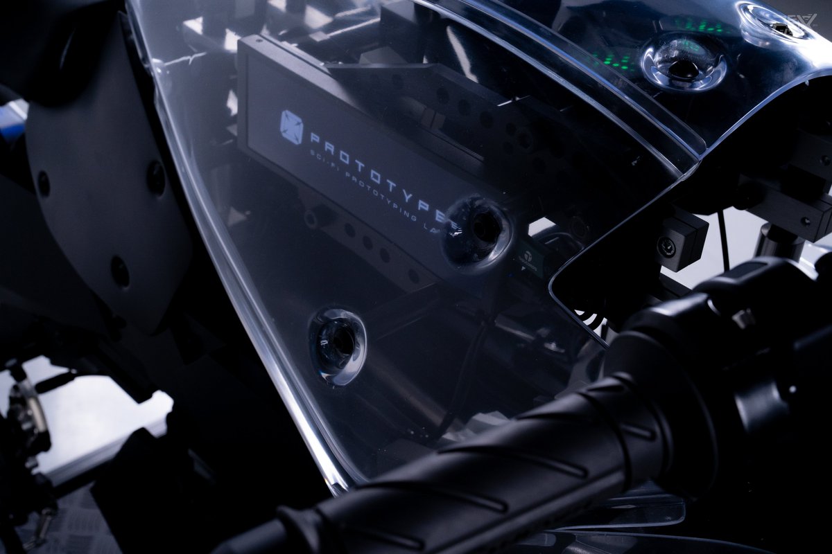 2X_Prototype's tweet photo. #2X #Motorcycle #Simulator #EICMA2025 #バリバリ伝説 #CB750FB #GSX750SKATANA https://t.co/fNJQCYrHEo