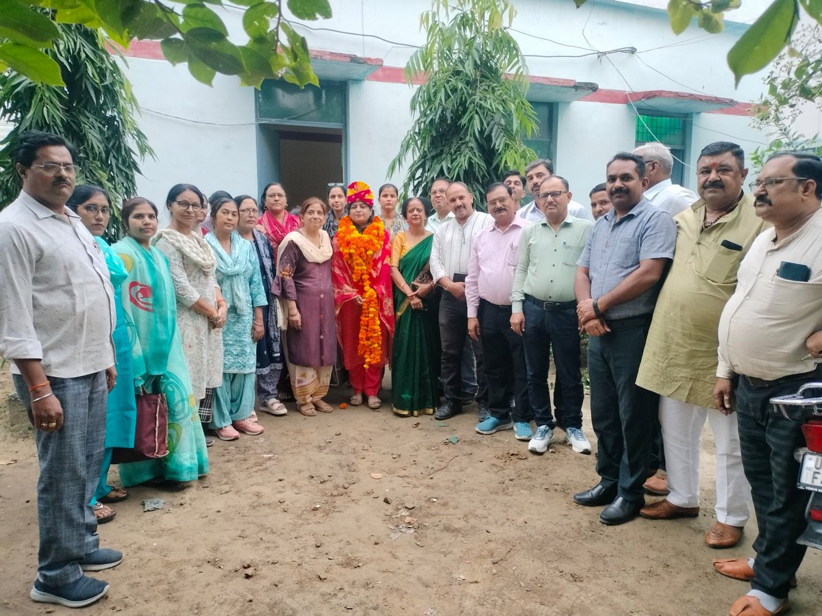 #21नवम्बर_दिल्ली_चलो आंदोलन 
जब शिक्षक एक मंच पर आते हैं,
तो आवाज़ नहीं — इतिहास बनता है! 
 <a href="/TFI_2025/">Teachers federation of india (TFI)</a> आंदोलन के फायदे:
1️⃣ शिक्षकों की एकजुटता से सरकार पर सीधा प्रभाव पड़ेगा।
2️⃣ सेवा शर्तों, पदोन्नति, स्थानांतरण और वेतन संबंधी मुद्दों को राष्ट्रीय स्तर पर मजबूती मिलेगी।
3️⃣ शिक्षा